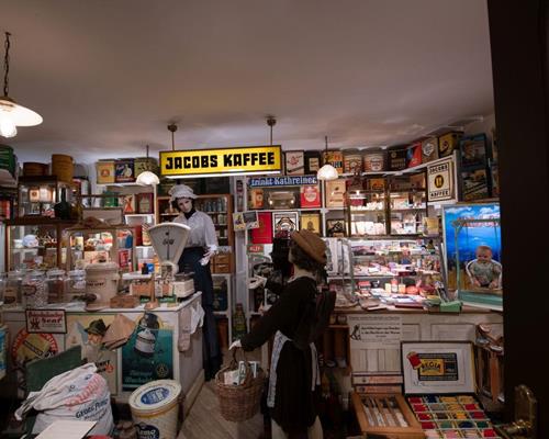 An old corner shop - Ars Figura